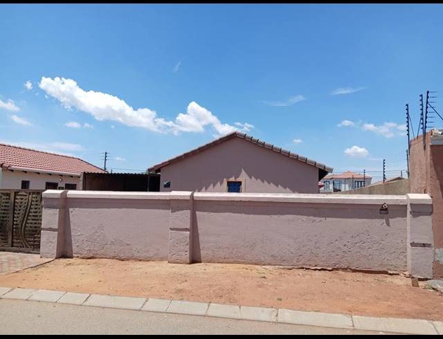 3 BEDROOM HOUSE FOR SALE IN PROTEA GLEN EXT